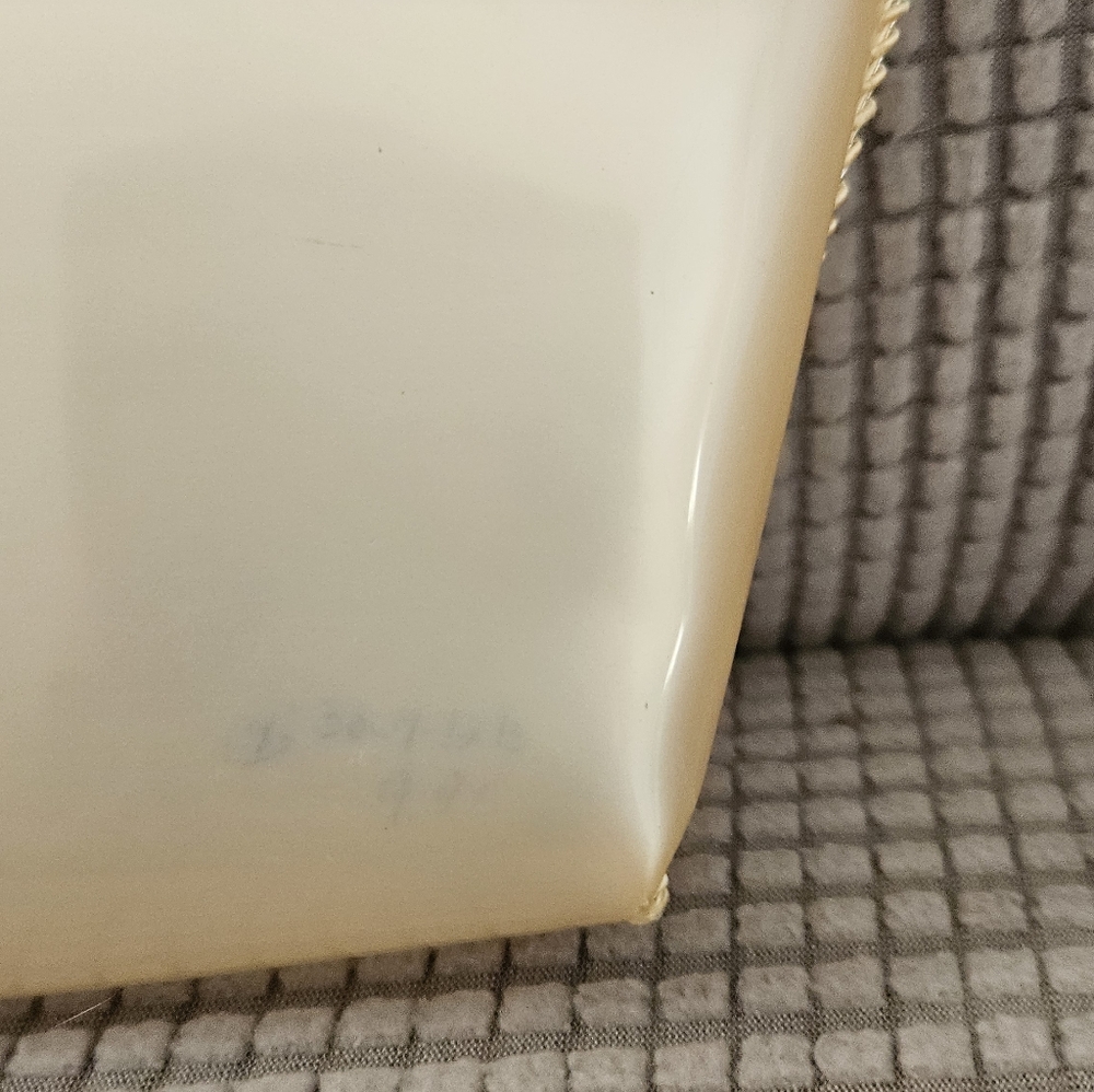 Vintage Vinyl Floral Cream Clutch - Picture 8 of 8